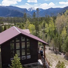 Glacial boulder cabin with panoramic mountain view